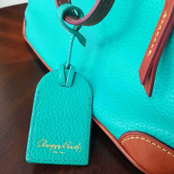 AUTHENTIC Donney & Burke - Picture 4 of 13